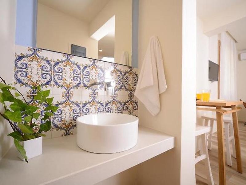 5780995024CF57C4B8C9EF6AFEA84446