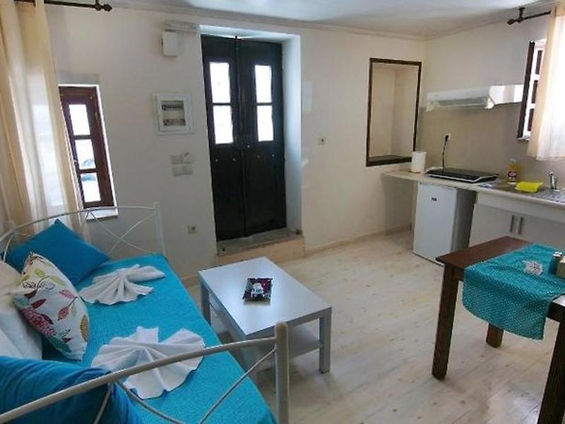 AD1B571881B93F03238AAE9BD6CC2569