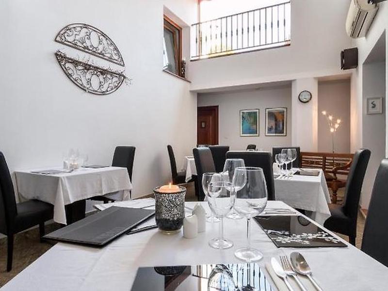 AA52D38A1BBE9C7A4EDBC34C2B8F0073