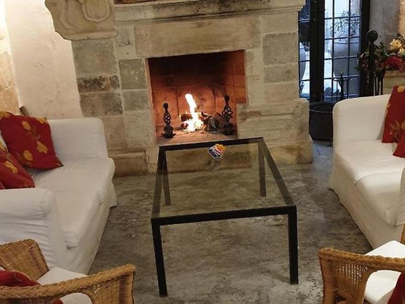 51EC3DE83F33DA446906E74ECD1A9B8D