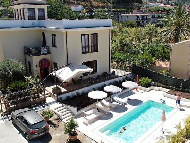 F371598C26A3227B4CF7FB3F200A4DE9