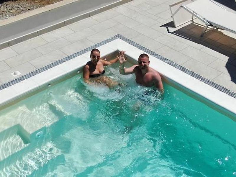 5DF88F023920CC5892763962B712142E