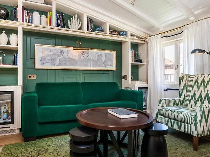 F23966672F18195CCED9515F2DA42AE9