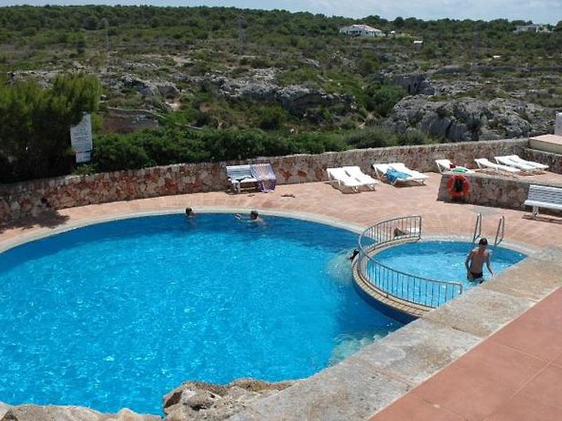 77B2CAADADAAFBB0869A2373E2D35A0E