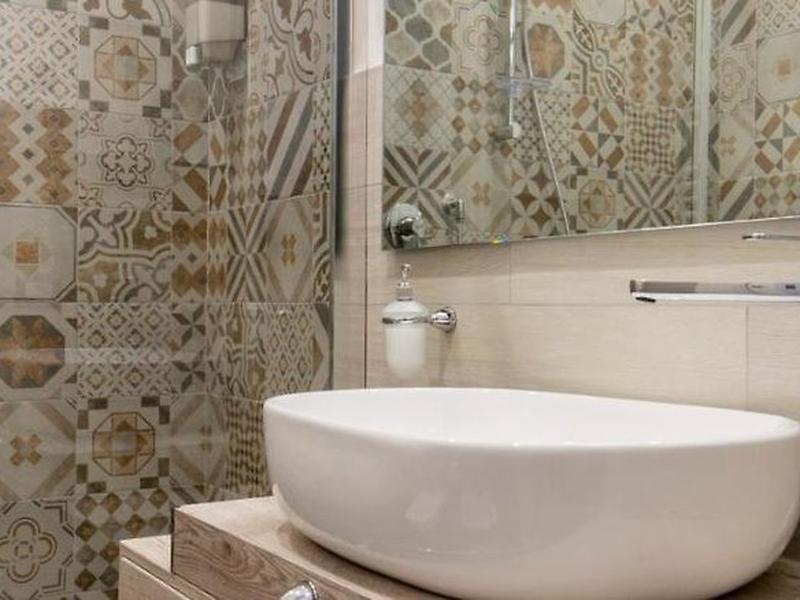 DF1498C0E83A398615396F886F2EBD27