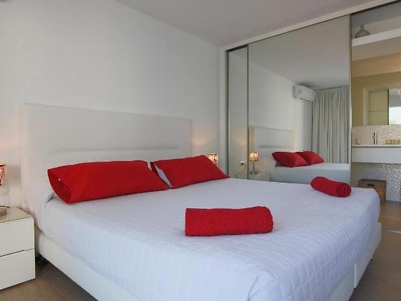 A6E709D72945445BFDE658E1D32600DE