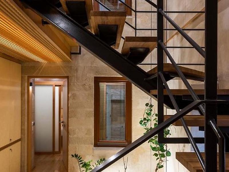 E1B039047E0BFDEC41AF2D8F2B1C789D