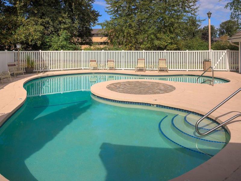 F17B5A58229207CB9AD47796BC8C2E82