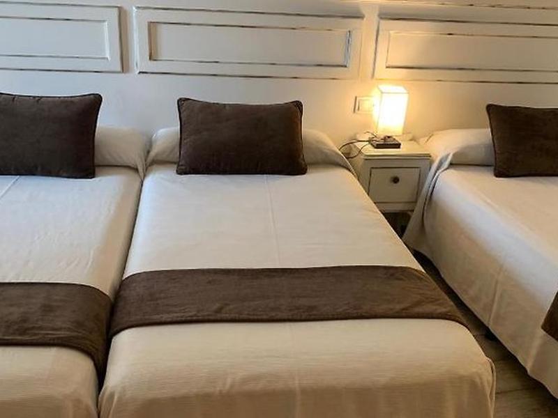 18000E530C7898757BD6E9DA2EB738A6