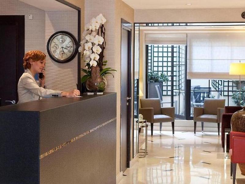 73DCF9B425D9EC1800E95AE5B325D83B