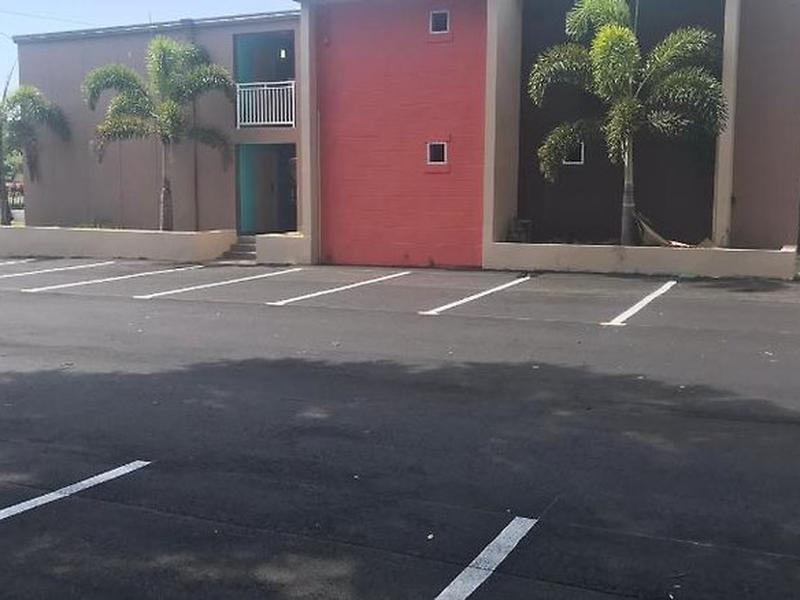 Tropical Inn & Suites