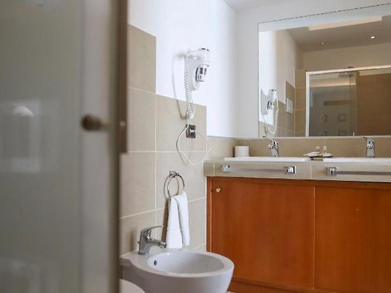 2D972BABB1AD35DE8DE7749C1063AA70