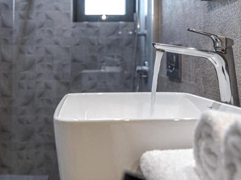 C8D82A187A37682BC23D3B9406C4FD40