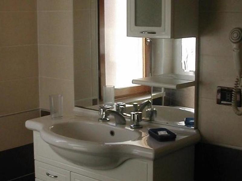 04C5CD110856DEE55736F95F7A2C8C7A