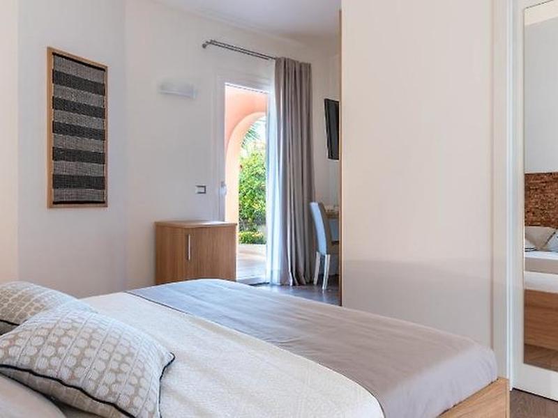 68976DC3C86BD1952D79D546F25E1B72