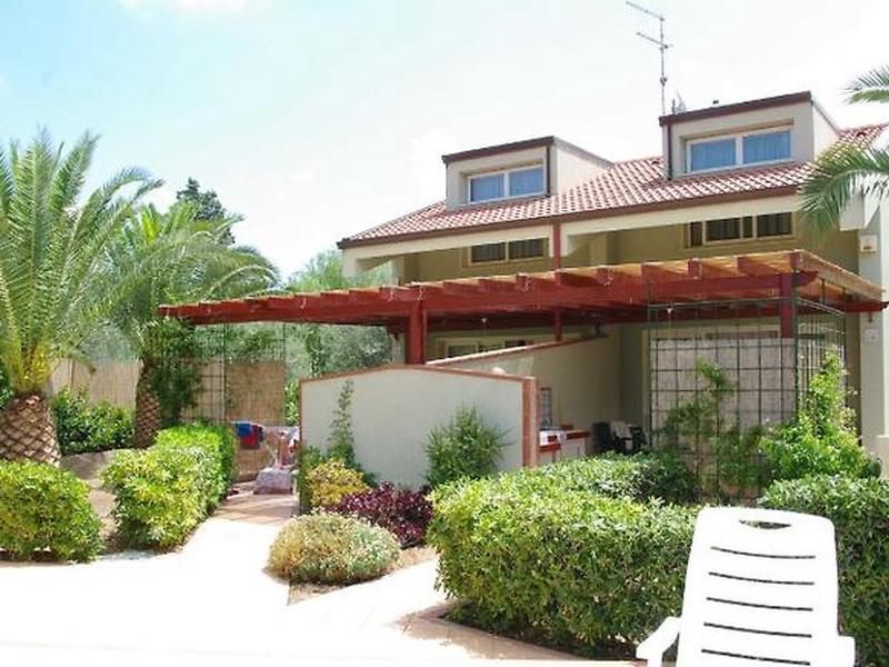 8B3E5AF56AC0D53177F7907681A2A5A7