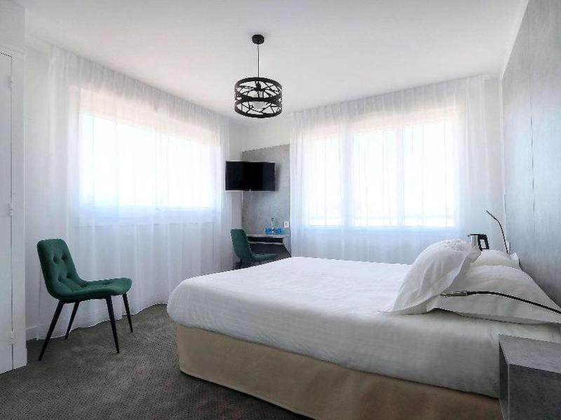 C97DF73D3B44FBCFB48549BBA2D9FFE5