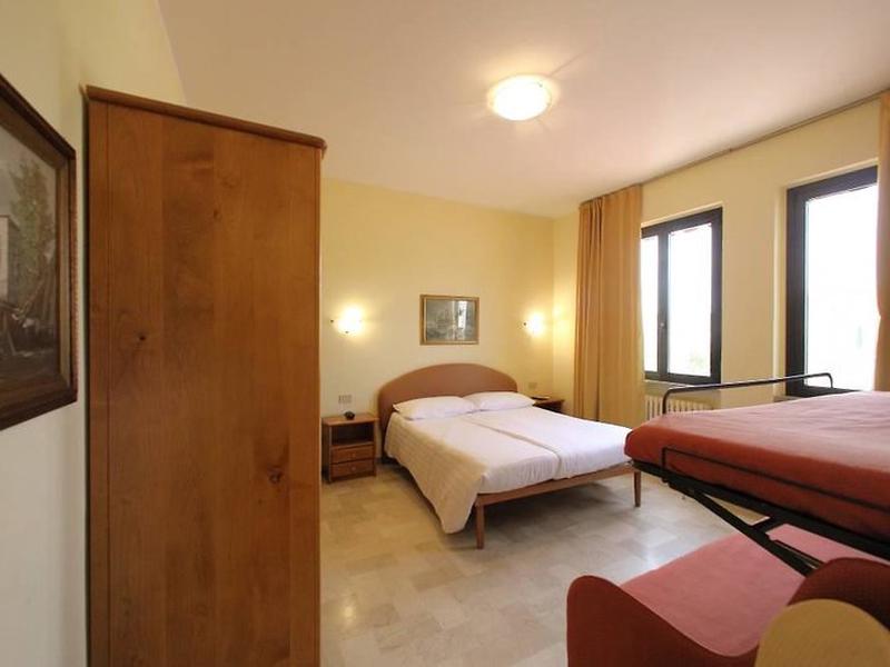 136BB365AFA6E54DA2756532CDA33D77