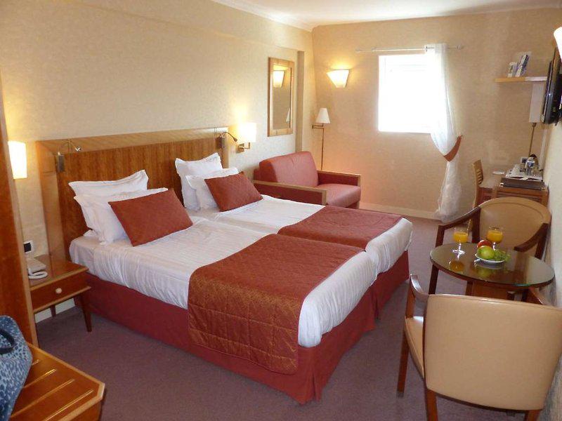 2066BAD6CC038BFCF947C531D951D499