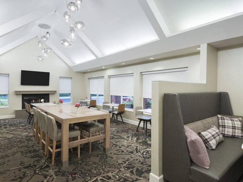 C9E16B80E994299D1701AA62736AB02D