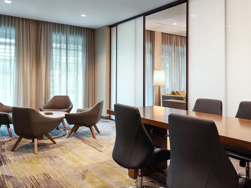 E40C591C55514189F3C3F41B3D91D853