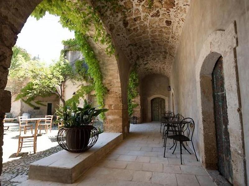 A8A2DB9A21821D190B2B1466183A46AC