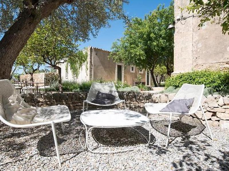 9BA8AE71ECA4B755C136DF8136215F85