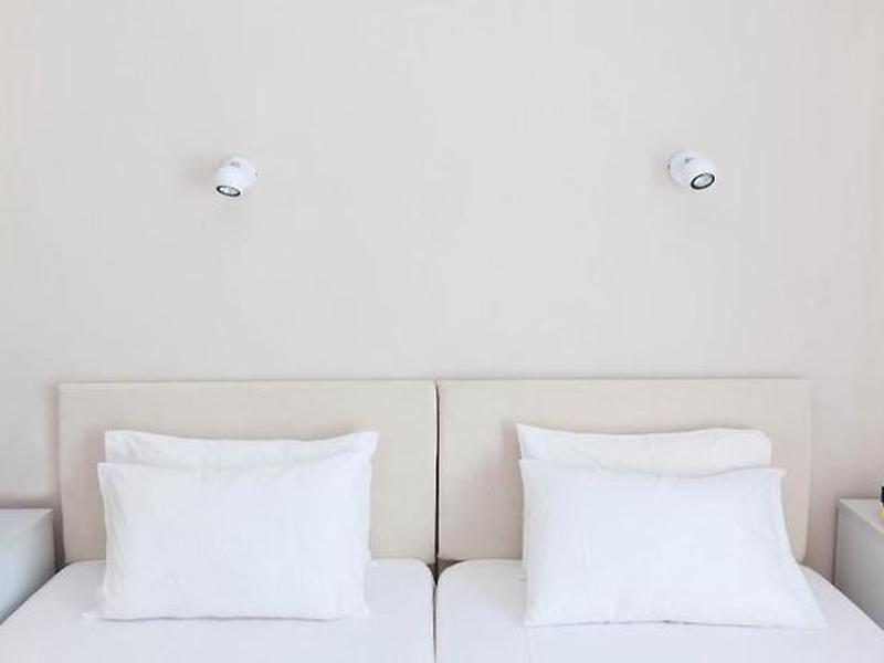 6B89A7ED377C684C24A76821485A49A3