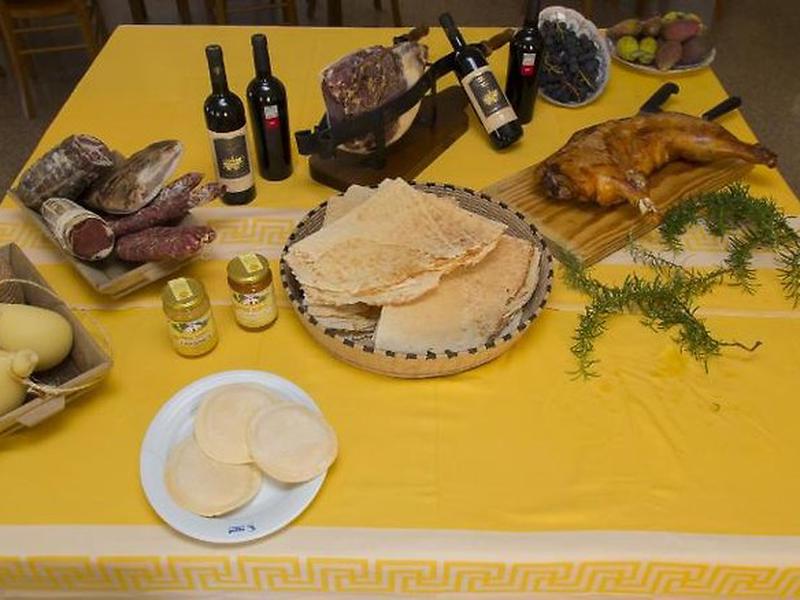 56540AA82D79B6D7EE533B3641A71103