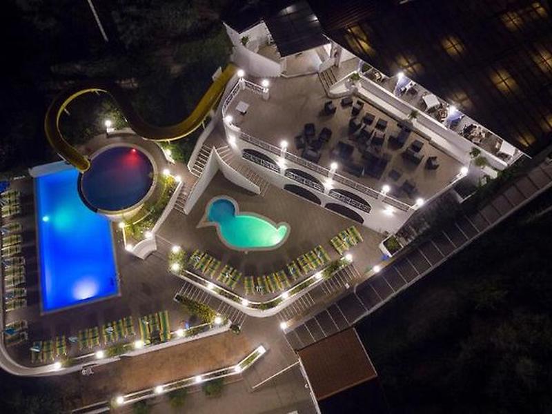 CD21D2733579B4942C54161BEAED5293