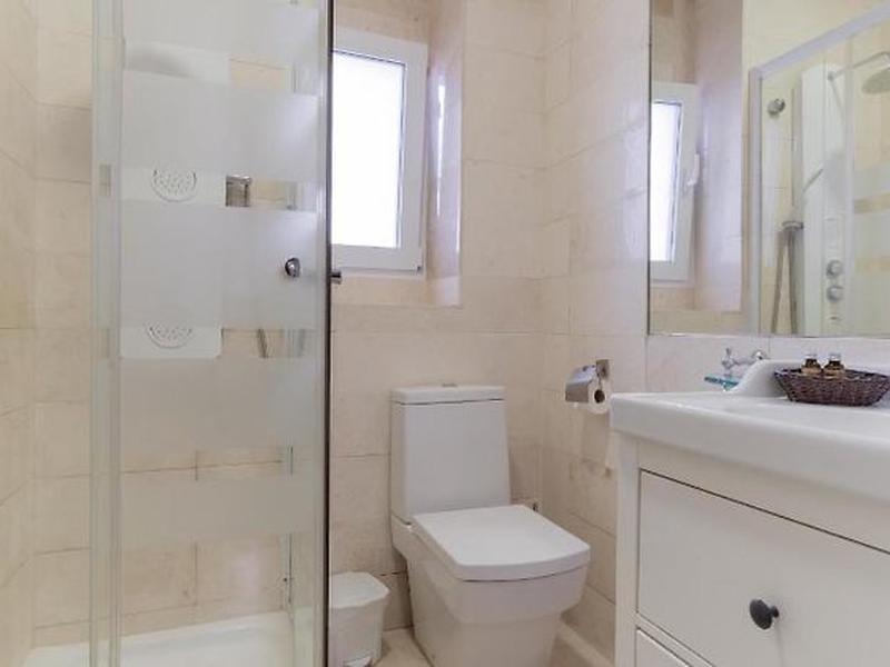 2D01F8111593BF32808B0BE88214313C