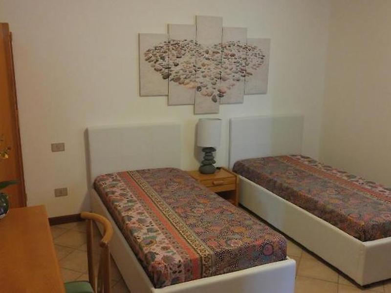 6579EF834745C19FAB8C1565688EC8E3