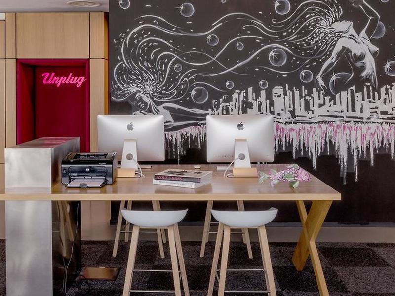 EE6197DF21BB15BF1F2B925319A86480