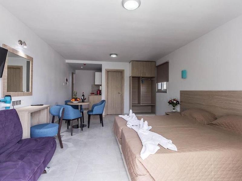 CFDACC2097C746E92780271C837CF9CB