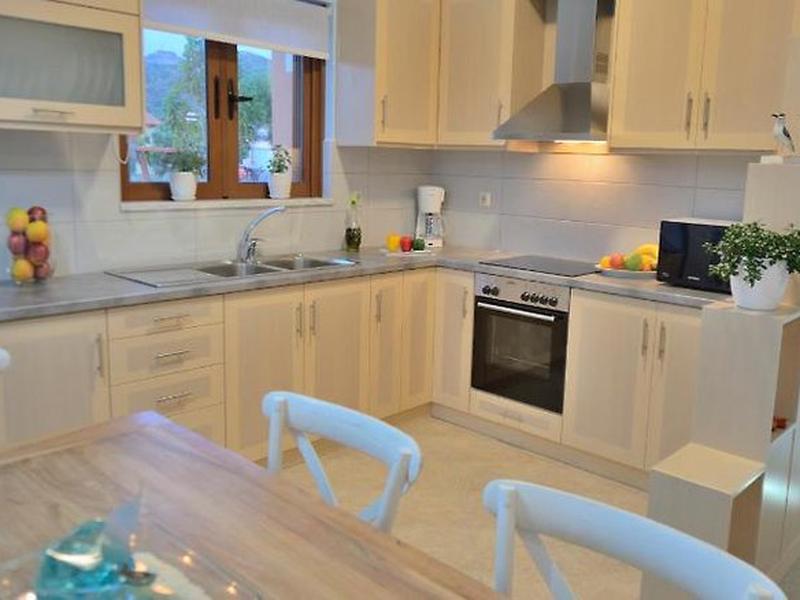 79B9243D171DA87CDC94EFAAC8A62E64