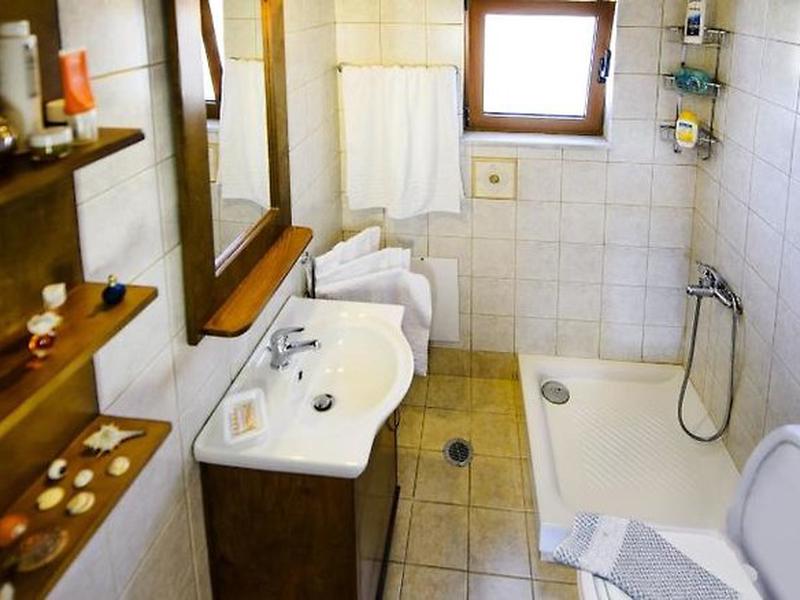 E5D57C5E57D40F71CF04A2B9453CA64E