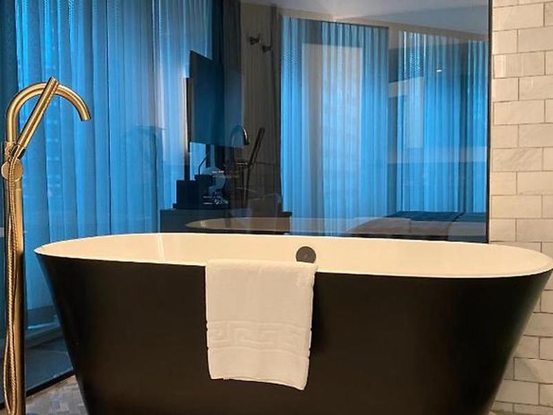 A49992AE487F1B9E1C6C6D3B4948FB1D