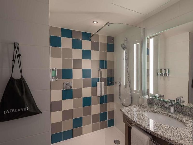 2EC11E7116FAB43A2BA58450C26AFA9E