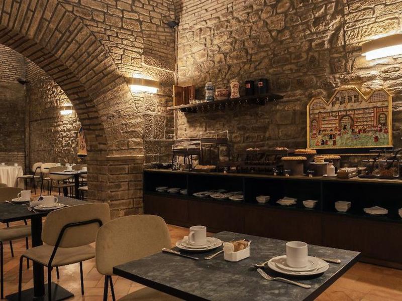 27CBB7FCEEA8D2222E439E38D429B868