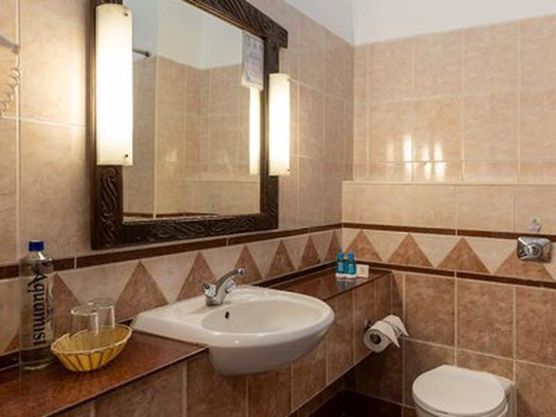 8E19837F3040A715611E6021051B48E4