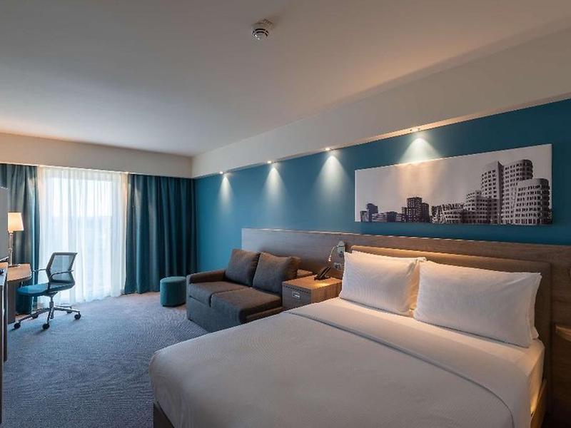 9162209FF79CD54D50E9F514DCA7E558