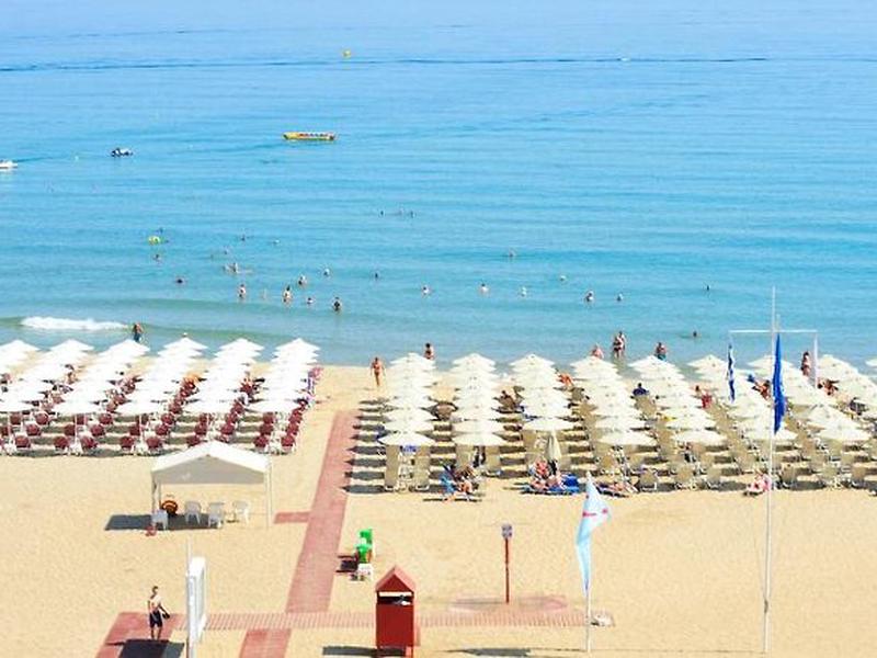 C056CE822AB9EE44530F0B1B3892B979