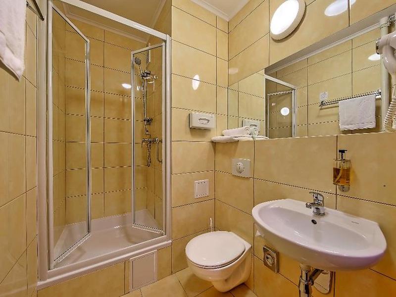 84B880D5B12020C969CB83F2E1133CAF