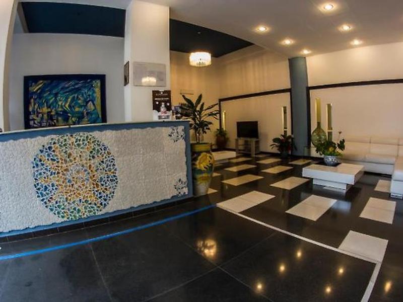 56D4E298E00E1D51B1DBBF5203A163FC