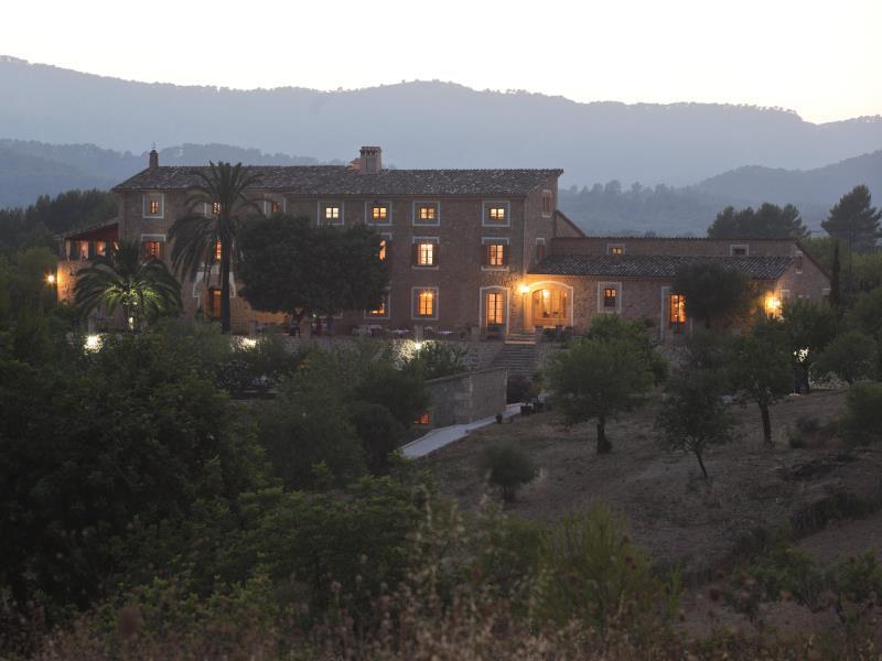 0D1A106AA9AD9C9CB52DB9A3C05C8F5B