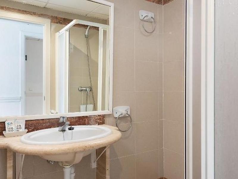 AABAB93ADC6A48C4C53F522C5E4F8469