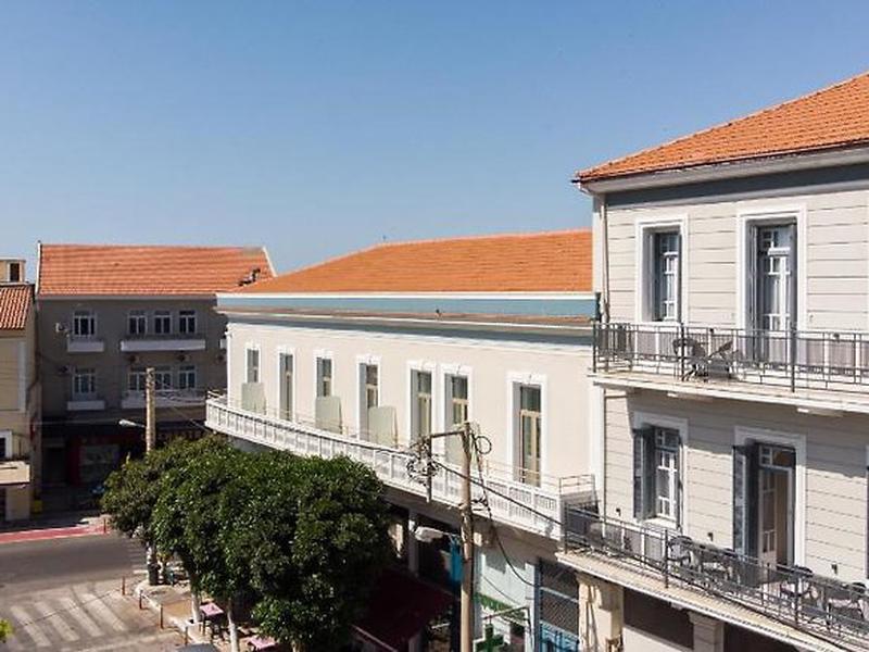 C22033245E4F4A11669B64DE199E157D