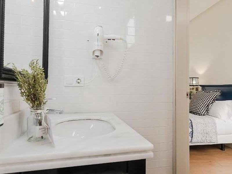 01FD5533FF085BB010FA8163056D17A6