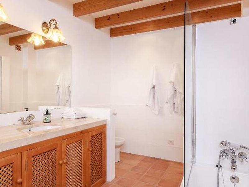 E0D4E307F4E356B17AC0B1A253208AA9