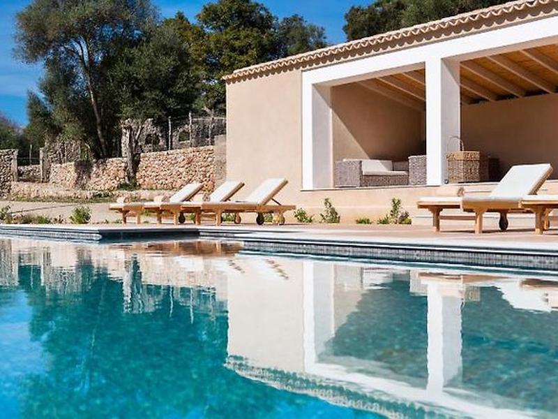 CBD918EFB374C069E05432480B67A1A2